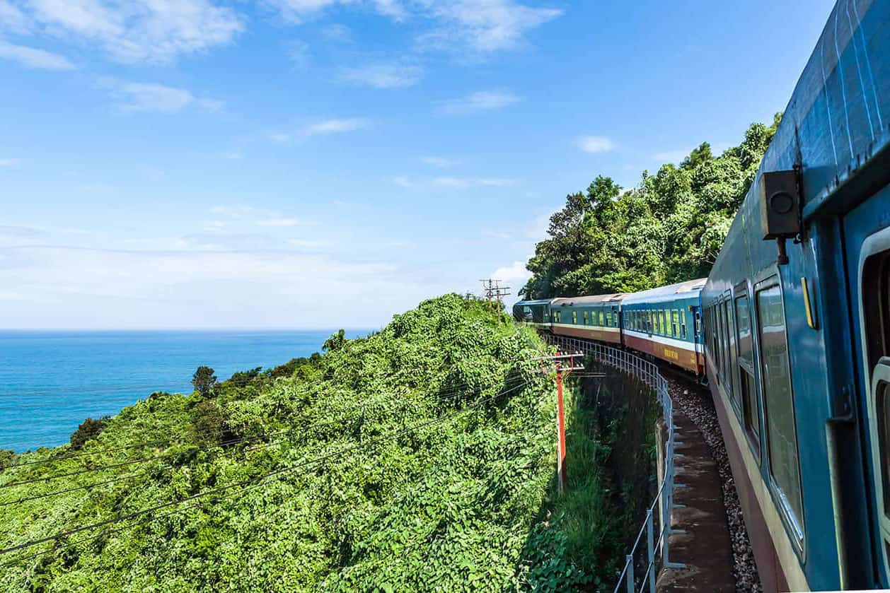 go to hoi an by train